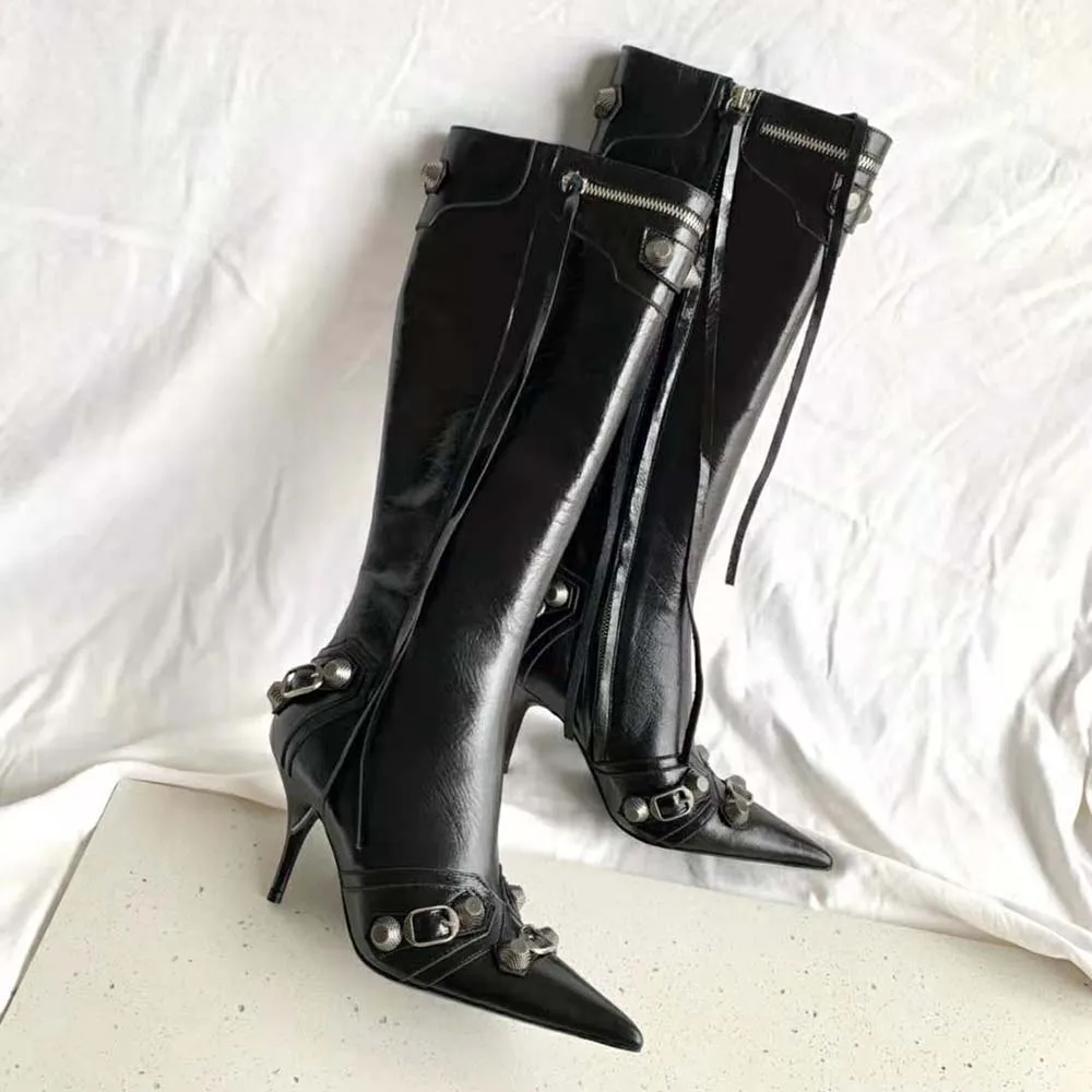 Balenciaga Bota Cagole de 90 mm para Mujer en Piel de Cordero Arena Negra