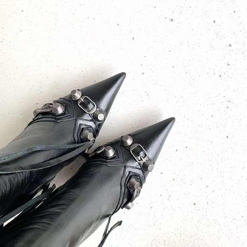 Balenciaga Bota Cagole de 90 mm para Mujer en Piel de Cordero Arena Negra
