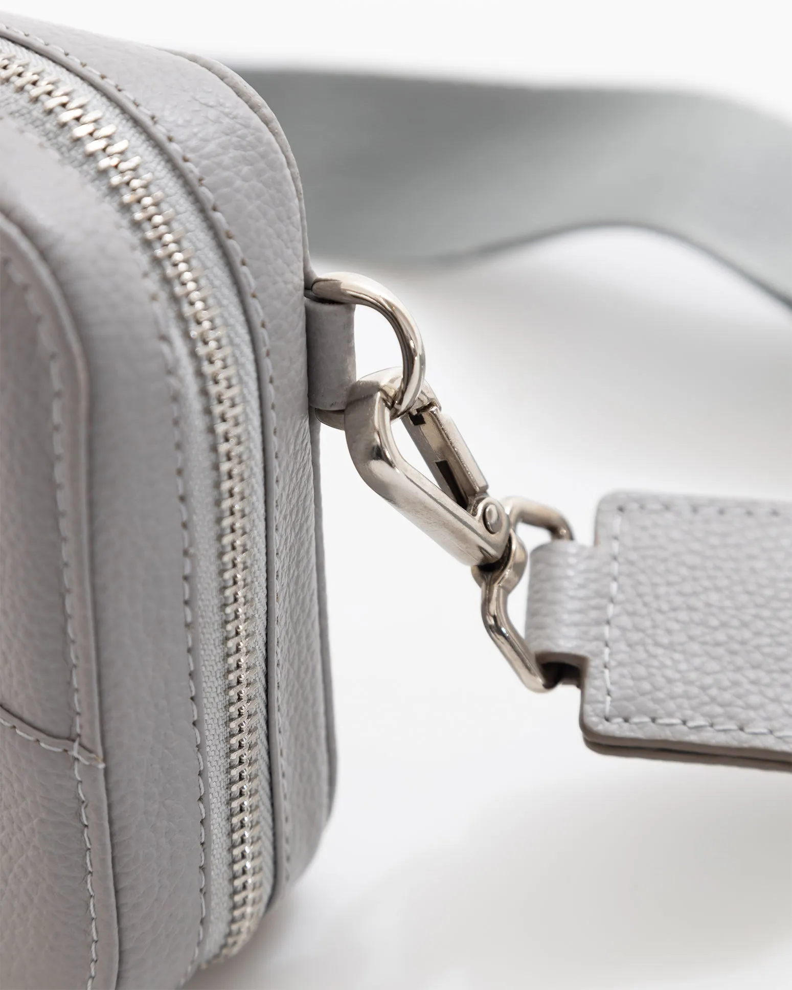 BASICS LEATHER CROSSBODY BAG GRAY