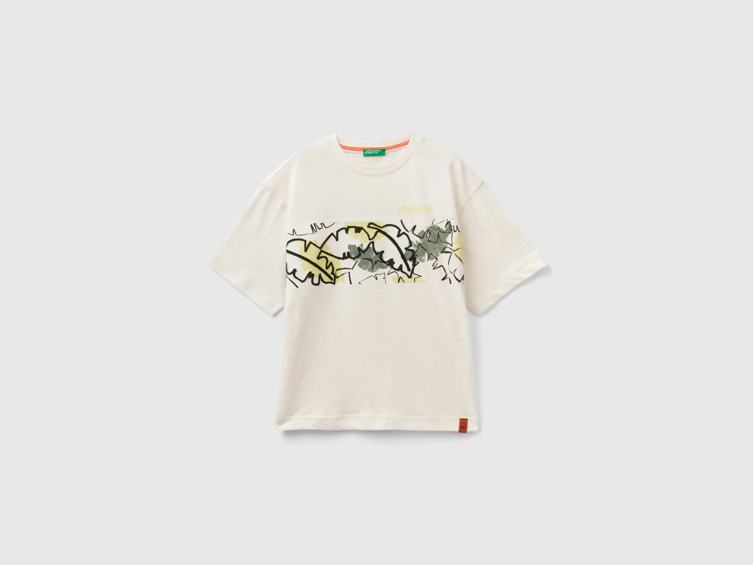 Camiseta con estampado exótico