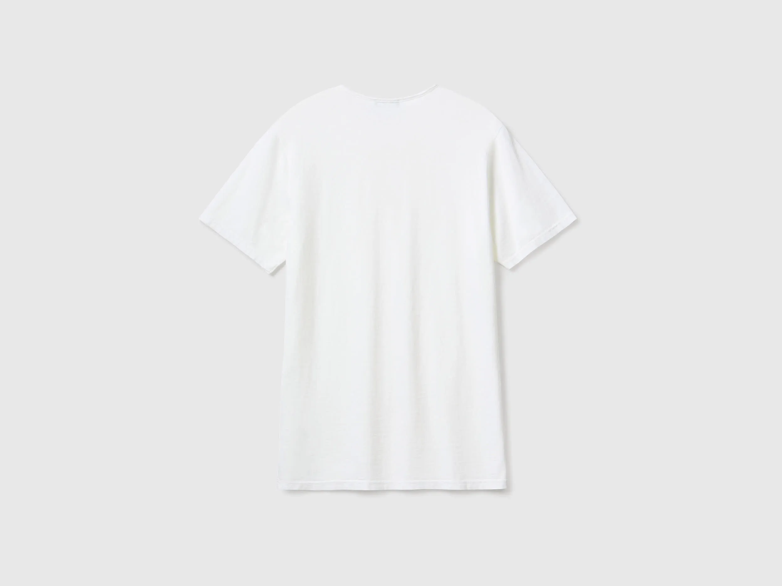 Camiseta de 100 % algodón con escote de pico