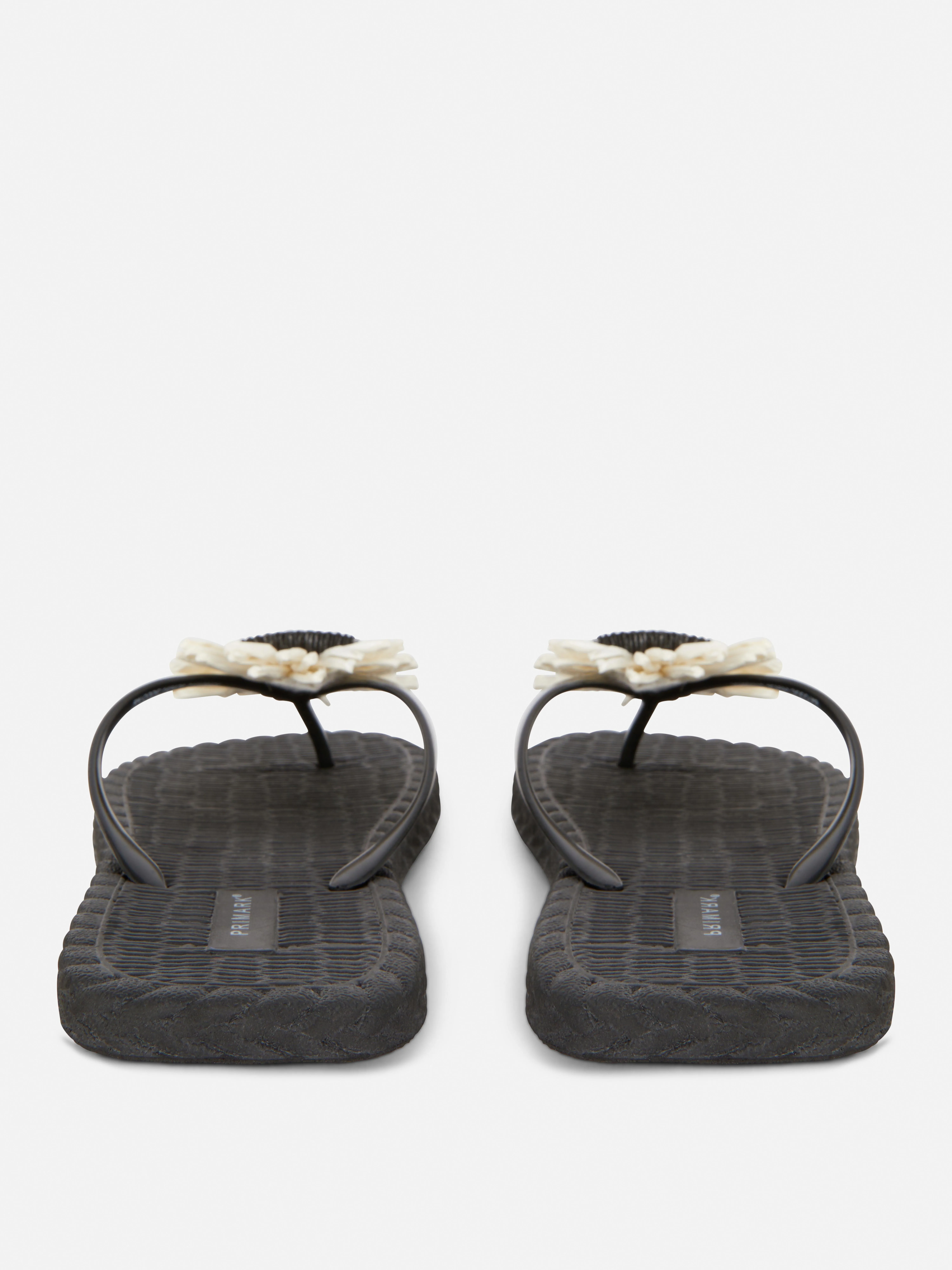 Chanclas con girasol tejido