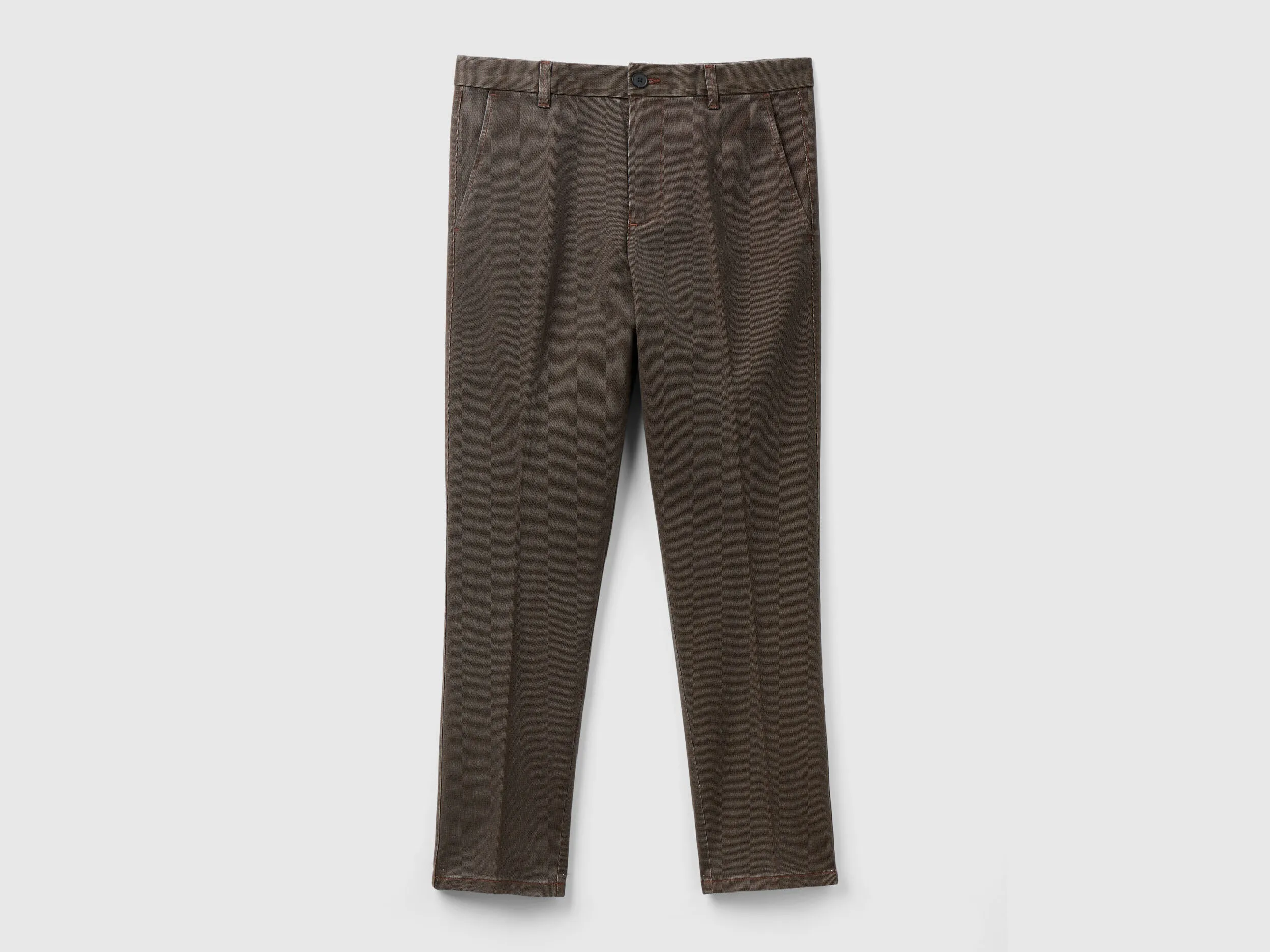 Chinos con microestampado slim fit