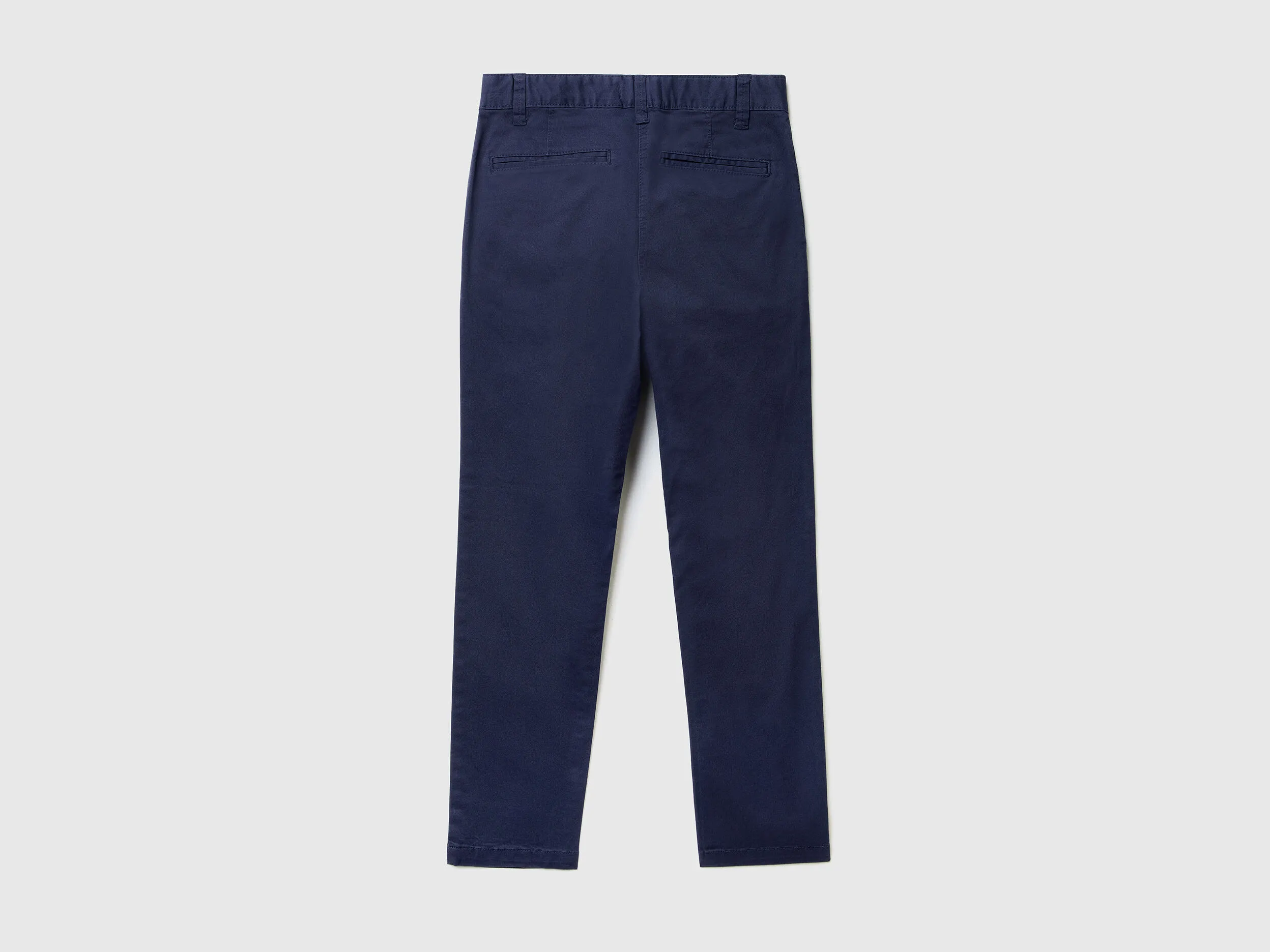 Chinos slim fit de algodón elástico