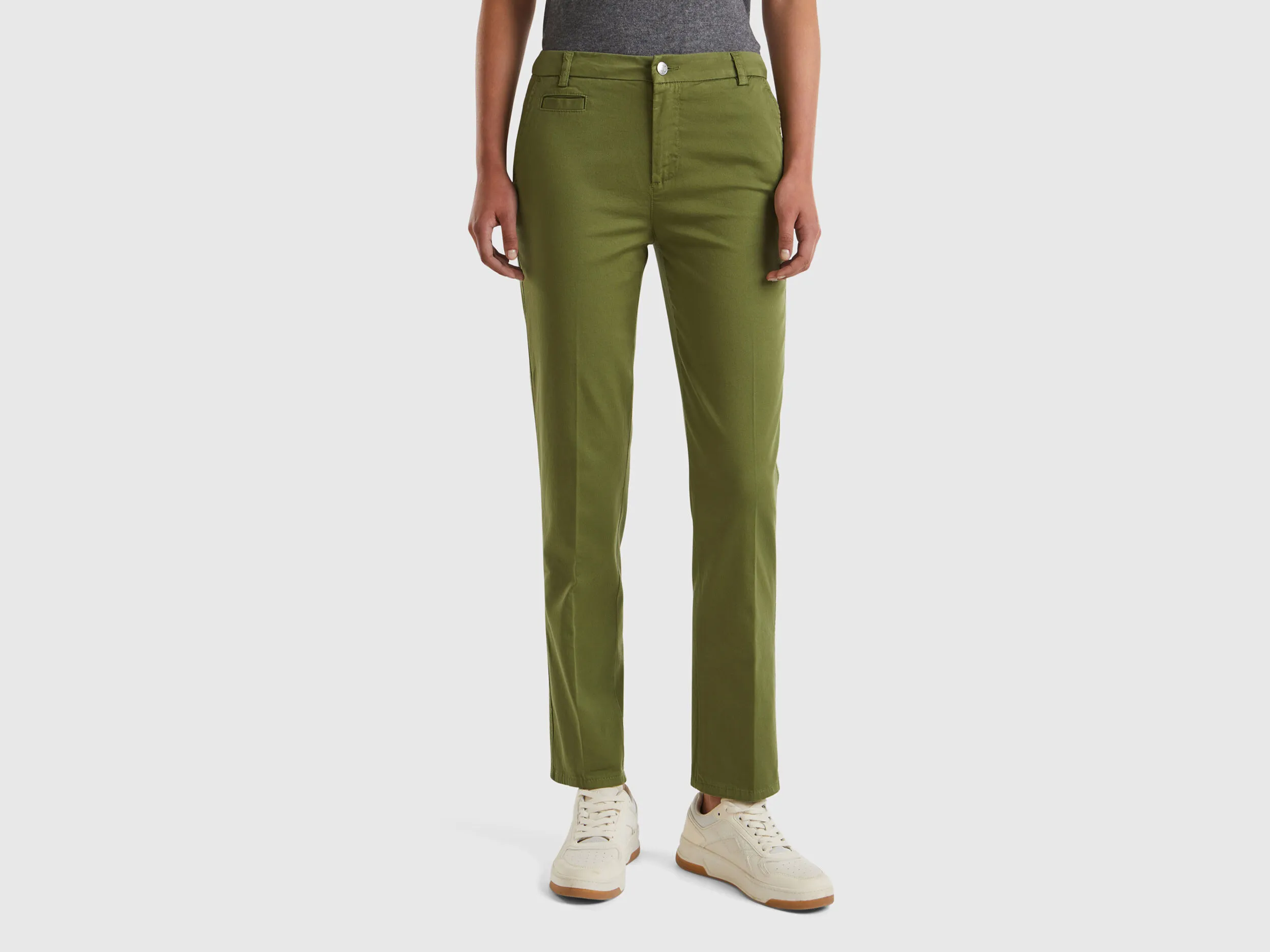 Chinos slim fit de algodón verde militar