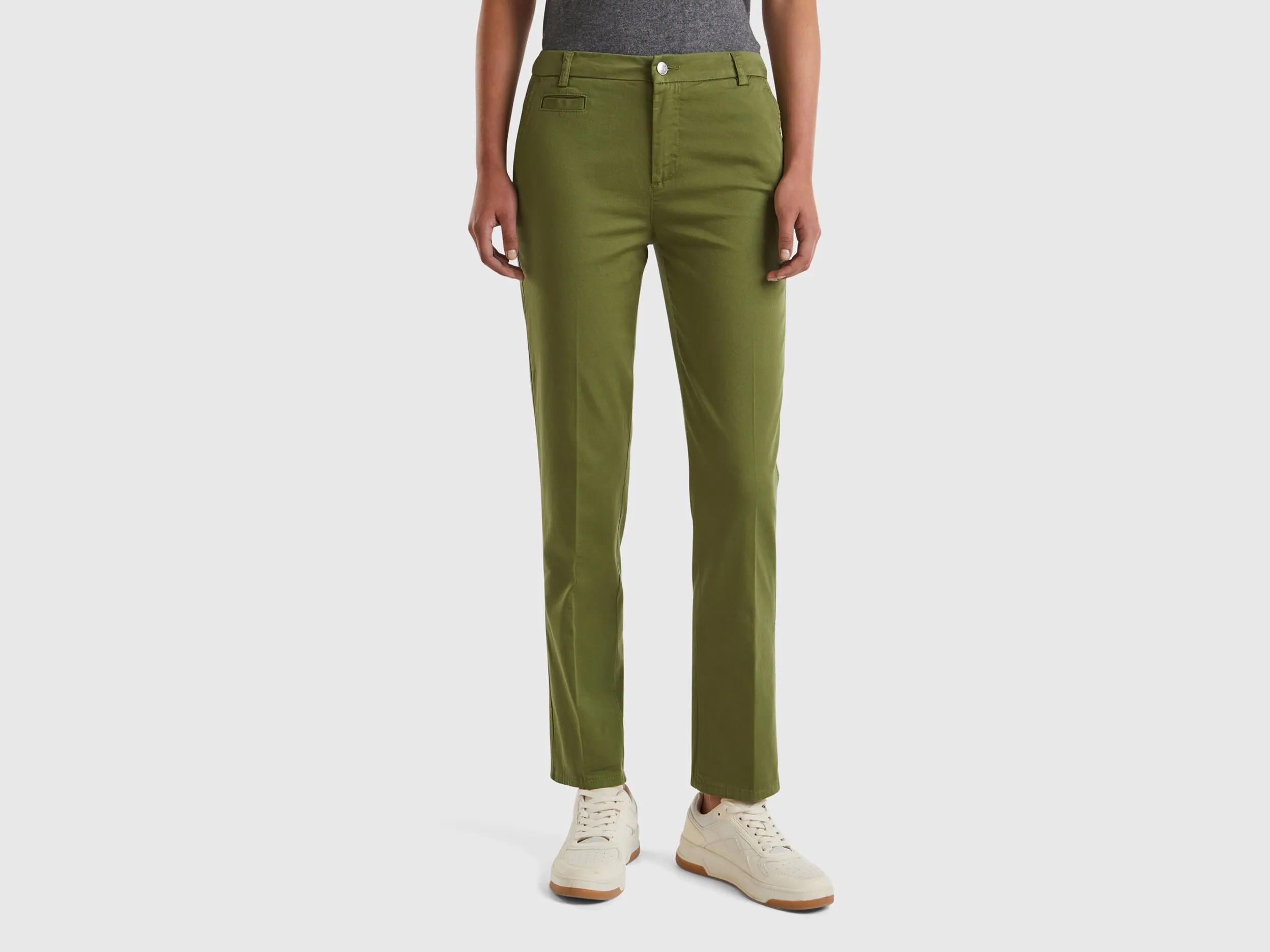 Chinos slim fit de algodón verde militar