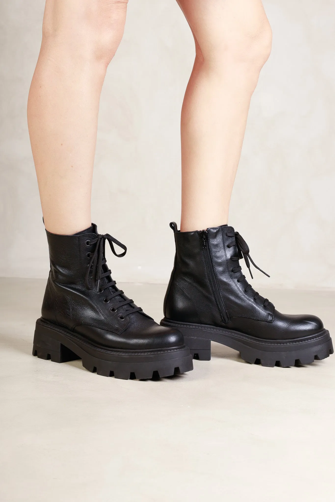 HARLOW BLACK