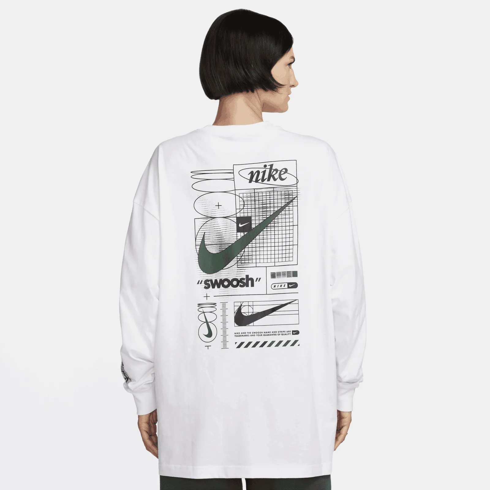NIKE SPORTSWEAR LONGSLEEVE TSHIRT