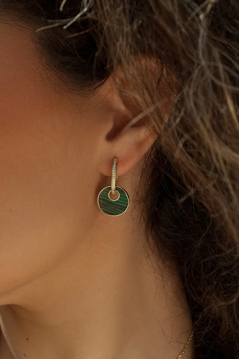 Pendientes con colgantes formados por círculos de malachite