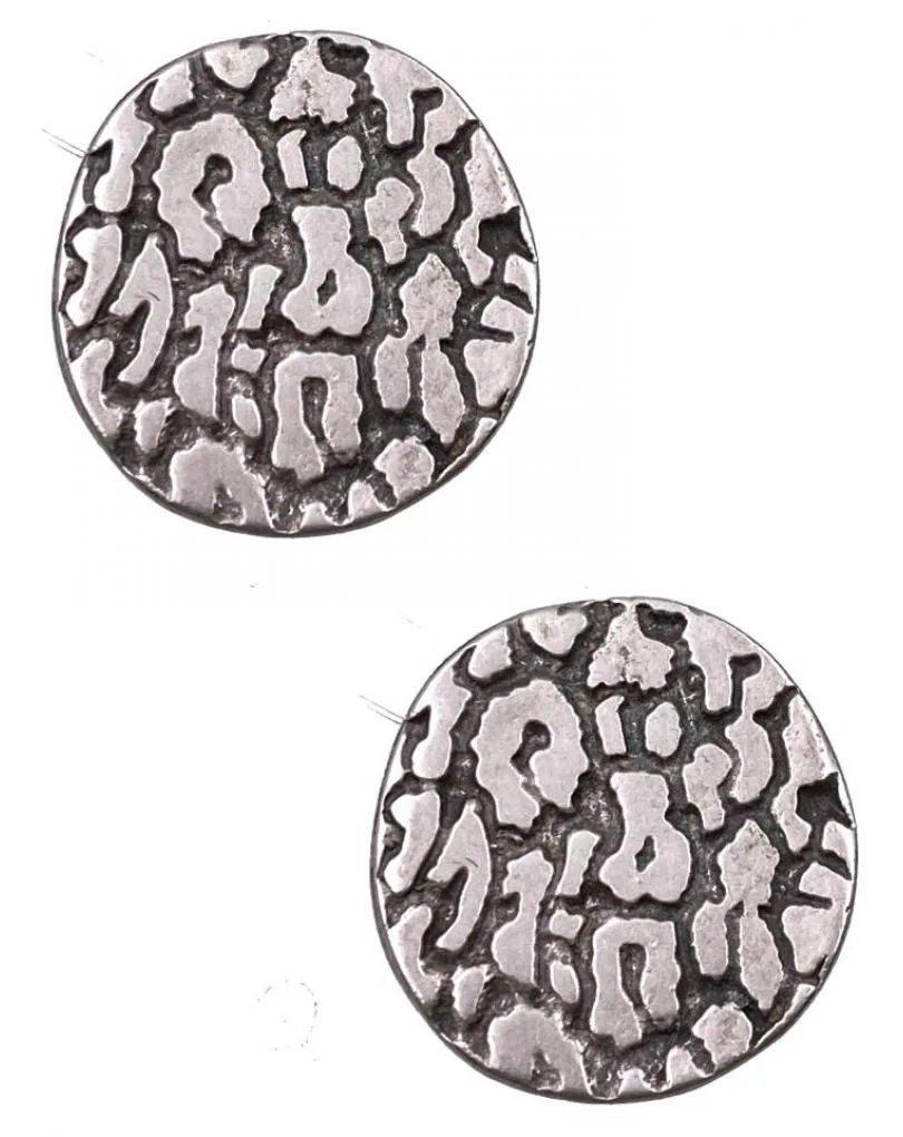 PENDIENTES DE CLIP PLATEADOS CON DISEÑO REDONDO DE MANCHAS