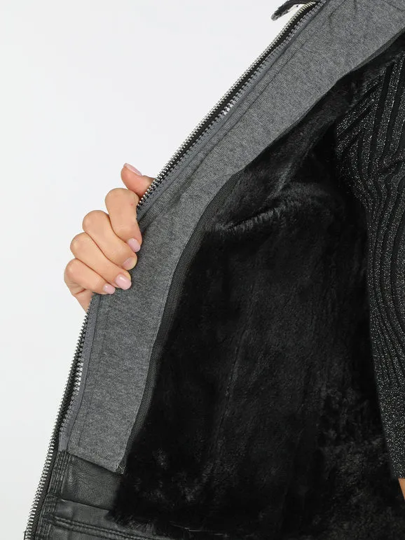 Solada Chaqueta de mujer de ecopiel con interior polar.