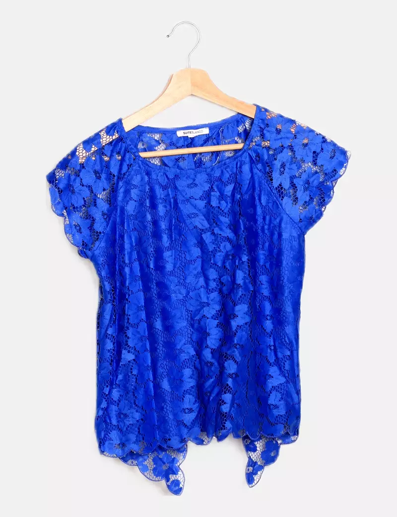 SUITEBLANCO  BLANCO BLUSA AZUL CALADA