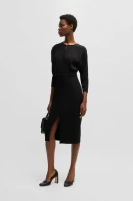 Vestido de mezcla de materiales con detalles en la cintura