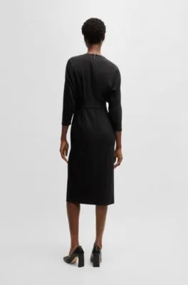 Vestido de mezcla de materiales con detalles en la cintura