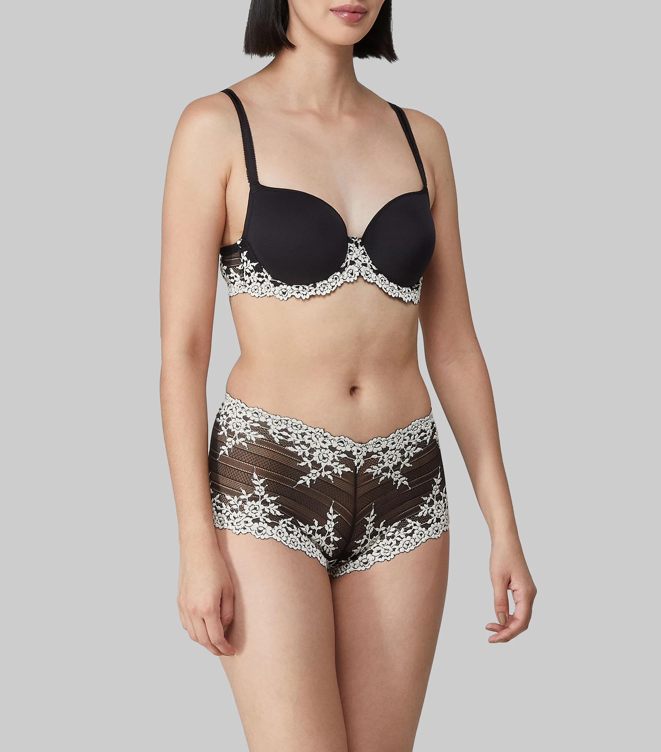 Wacoal Brasier con varilla Contour Embrace Lace